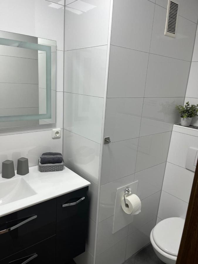 Ferienwohnung Emilia Кёльн Экстерьер фото