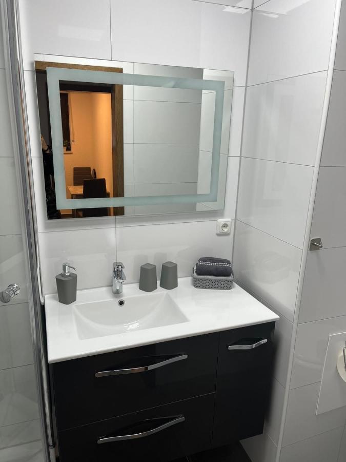 Ferienwohnung Emilia Кёльн Экстерьер фото